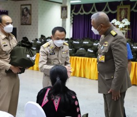 พลเรือเอก พงษ์เทพ หนูเทพ องคมนตรี เชิญสิ่งของพระราชทาน ... พารามิเตอร์รูปภาพ 2